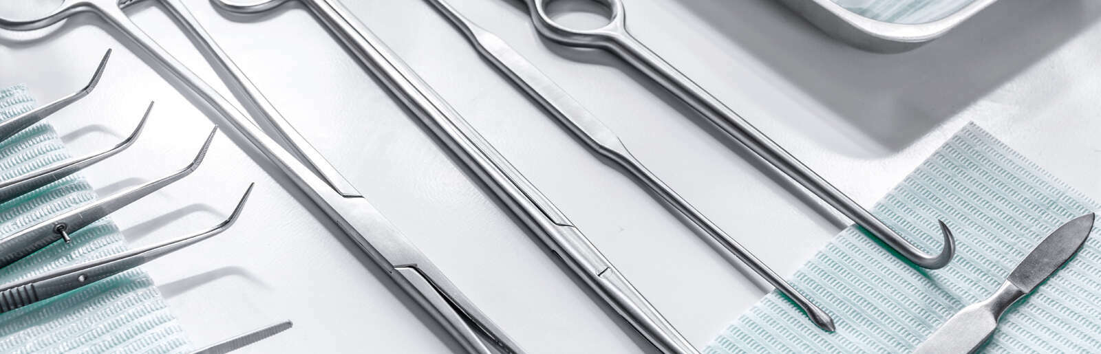 Ecoclean oferuje rozwiązania czyszczące, w tym systemy cleanroom i pakowania dla branży urządzeń medycznych, takich jak czyszczenie implantów, czyszczenie instrumentów, czyszczenie części stomatologicznych. Ecoclean oferuje rozwiązania czyszczące, w tym systemy cleanroom i pakowania dla branży urządzeń medycznych, takich jak czyszczenie implantów, czyszczenie instrumentów, czyszczenie części stomatologicznych.